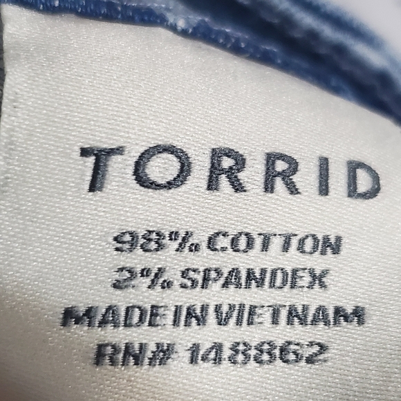 Torrid Polka Dot Light Blue Denim Jean Shorts Women's Size 14 - Picture 4 of 4